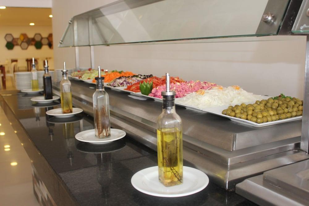 Dorado Plaza Bocagrande 酒店 4*